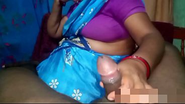 Ibu Rumah Tangga Kerala, Indonesia, Lagi Seru-serunya Main Di Rumah Dengan Gaya Liar.