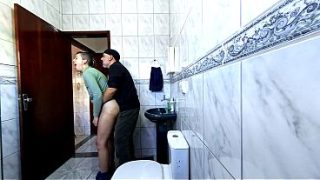Paman Tiri Gesek-gesek Kering Sambil Buka Baju, Lalu Colokin Ponakan Sampe Muncrat