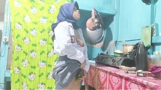 Siswi Sma Coli Di Dapur, Bikin Basah Lantai.