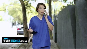 Natalie Porkman & Melanie Hicks Dapat Perlakuan Khusus Dari Doktor Mesum