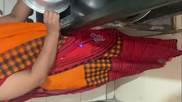 Bhabhi Ko Kitchen Se Bedroom Bula Ke Dewar Ne Choda, Viral Mms, Hindi Voice, Garam Sexy Video.