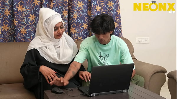 Hijab Cewek Kepergok Bokep Sama Kakak Tiri Lagi Colmek
