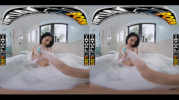 Virtual Porn – Kiana Kumani Mandi Basah Kuyup Berubah Jadi Aksi Ngentot Liar Dengan Kontol Dan Memek Bersama Kakak Tirinya