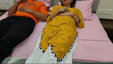 Desi Bhabhi Mandi Dal Ke Pahli Baar Zor Se Chod Diya